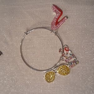 Charm bracelet